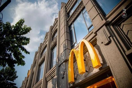 人民財評：落地面包撿回貨架，食品安全意識卻落了地
